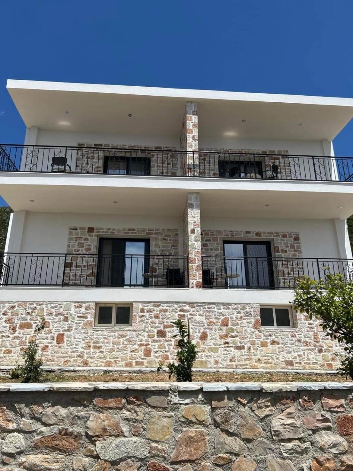 Villa Thomas Dhermi Exterior photo