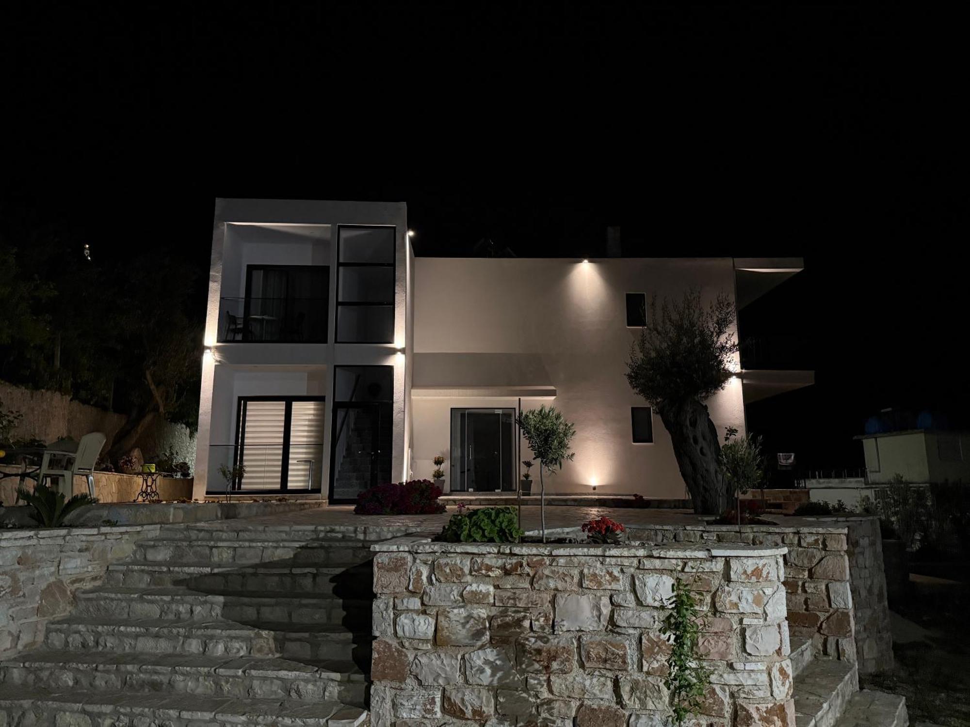 Villa Thomas Dhermi Exterior photo